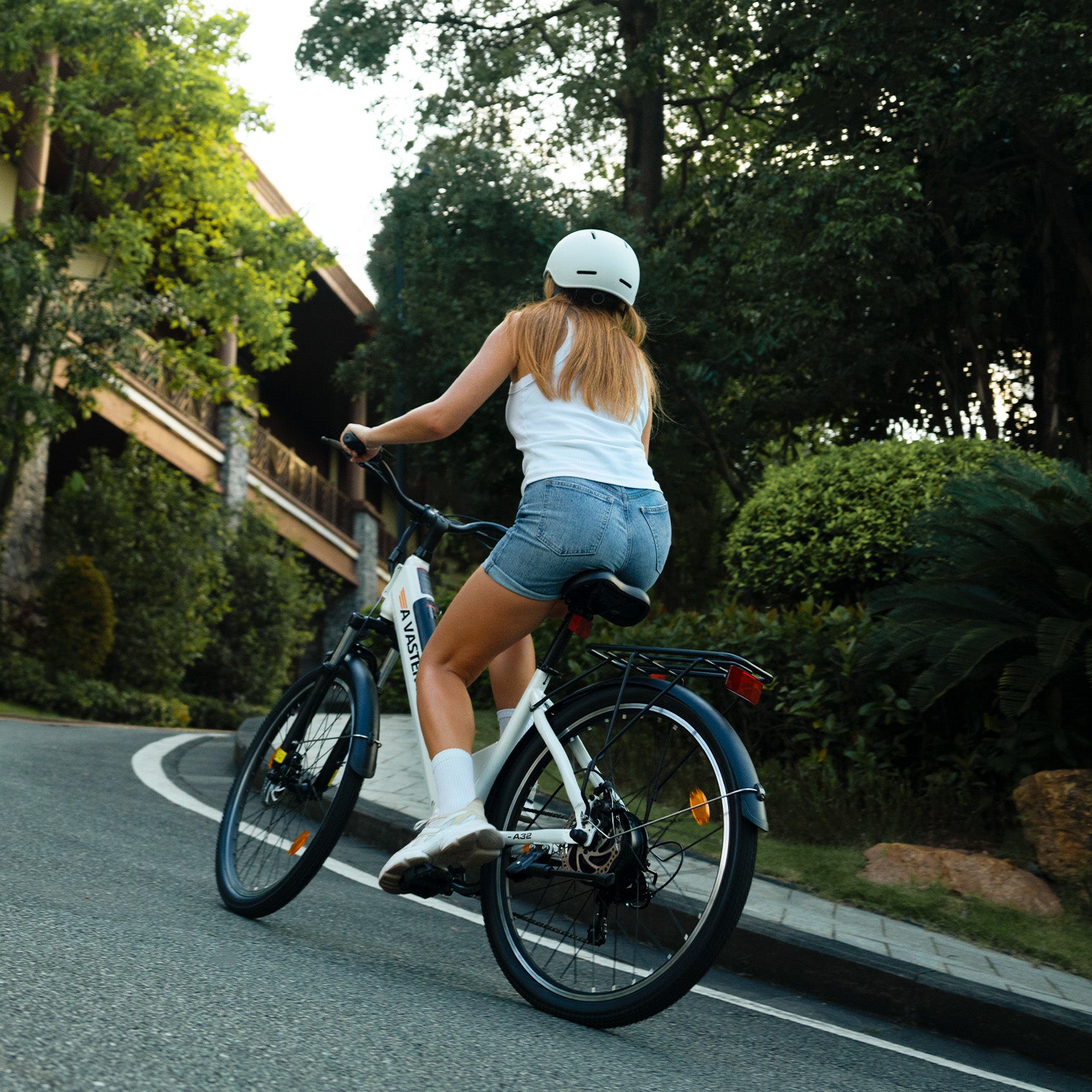 A32 WHITE | AVW | PRE-ORDER elektrische  city bike 26 inch